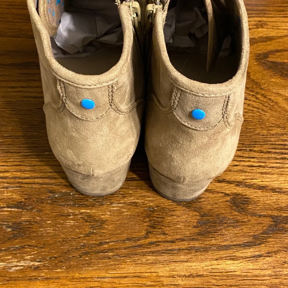 Cat & Jack Kids Tan Faux Suede Boots